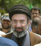 イラン新最高指導者、重体と報道