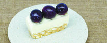 ぶどうのみずみずしさが濃厚なケーキとマッチ牛乳パックで作る！ぶどうのレアチーズケーキ