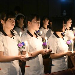 看護への道、心構え新た　「患者に寄り添える看護師に」　栃木のマロニエ医療福祉専門学校で決意式