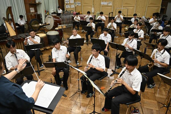 大会に向けて練習に励む真岡高の生徒