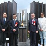 “幸せを呼ぶ鐘”が道の駅どまんなかたぬまに誕生　新オブジェ除幕式　佐野