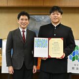 全国高校生グレコ優勝の阿部さんに市長特別賞　出身地の那須塩原　「活躍誇らしく、市民の励みに」