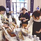 女性輝く店並びにぎわう　焼き菓子やアクセサリー、足利マルシェに32店舗