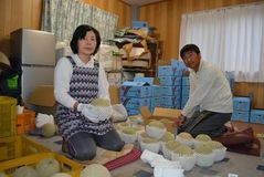 ＜106＞はが野のメロン出荷最盛期　さわやかな初夏の甘味　網目づくりに細心の注意 