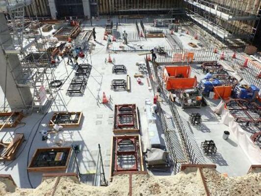 　福島第１原発で建設中の放射性物質分析・研究施設第２棟＝７月（日本原子力研究開発機構提供）