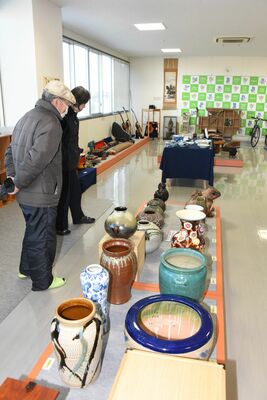 入札を受け付けている品々