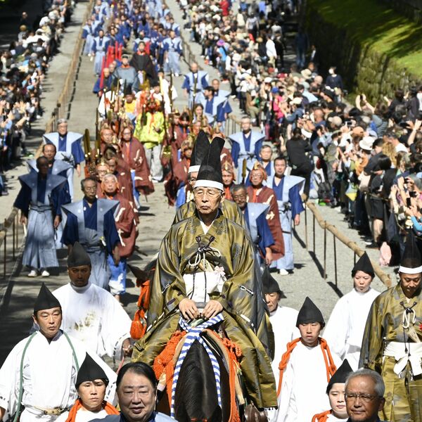 日光東照宮で百物揃千人武者行列 表参道を勇壮に練り歩く｜県内主要