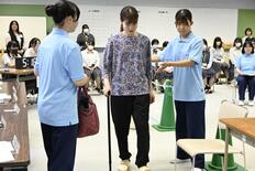 矢板高で「介護技術コンテスト」　ベッドメイキングや要介護者への対応など…