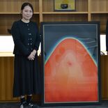 芥川賞「火花」の表紙担当、小山出身の西川さんが市に作品寄贈　８月にはイ…