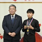 ピアノ・アジア大会最高賞の真岡高1年加藤さんに功労賞 真岡市長「市民に勇気と感動与えた」