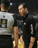 友からバトン“誓い”果たす　ブレックス・コロネル監督代行　遺影抱きしめ勝利報告