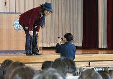 ユカイさん 中学生に講演