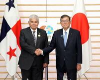 首相、パナマ大統領と会談