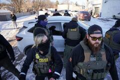 移民当局トップに出廷命令