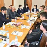 高校生の純真な思い、市政へ！　鹿沼商工会議所と「かえる組」が意見交換　市への提言に活用
