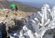 那須岳で積雪　那須