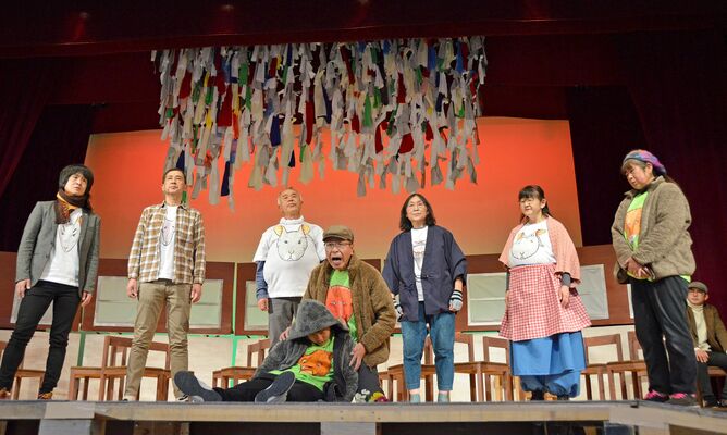 熱が入るミュージカル「ひとりぼっちのさいしゅうれっしゃ」の稽古