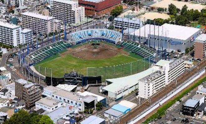 ナゴヤ球場(中日新聞社提供)