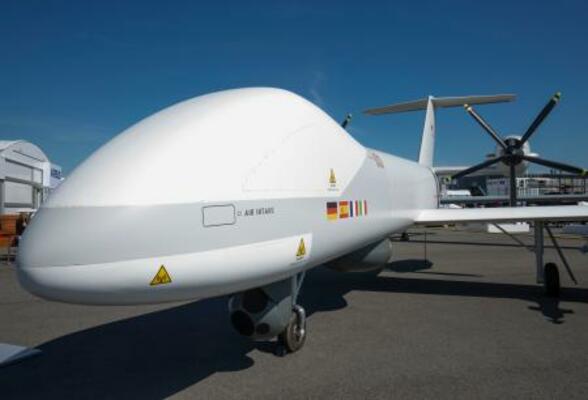 　ベルリンで開かれた航空見本市で展示された無人機「ユーロドローン」＝２０２２年６月（ゲッティ＝共同）