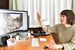 ＳＮＳに投稿された動画で被災地の現状を知るすわさん