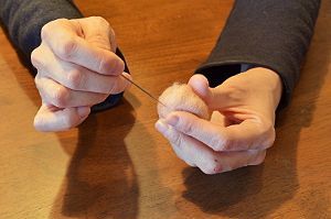 ニードルで満遍なく刺す