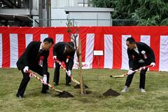 マイポックスが１００周年記念植樹