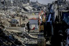 ガザで移送待つ千人死亡