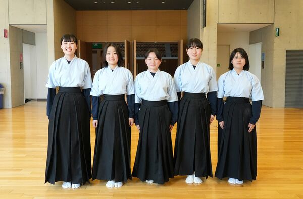 女子団体優勝の足大付Ａ