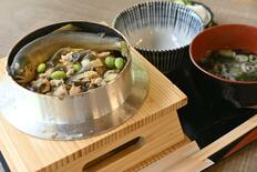 【食べた？】焼きと生、一緒に炊き込み　鮎釜めし　森田城やな（那須烏山）
