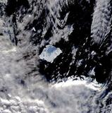 世界最大氷山、縮小続く