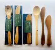 旧宇中女高のシンボル木をカトラリーに　卒業生で歌手の原みどりさん、伐採木の命つなぐ