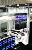東証、午前終値４万２１８６円