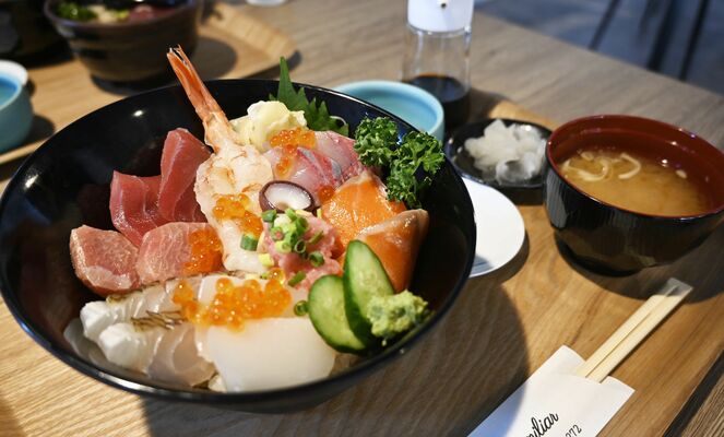 海鮮丼