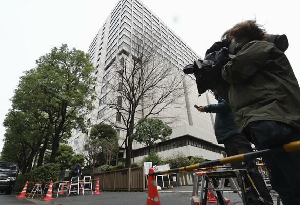 東京高裁＝４日午前