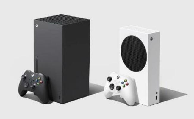 　家庭用ゲーム機「ＸｂｏｘシリーズＸ」（左）と「ＸｂｏｘシリーズＳ」（米マイクロソフト提供）