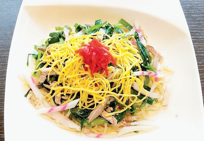 小山産のニラを使った「冷やしにら中華」
