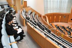 宇都宮東高が県議会を傍聴