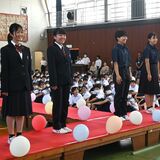 ジェンダーレスの新制服を披露　来年度から導入の壬生中でファッションショー