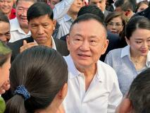 タイ、タクシン元首相を仮釈放