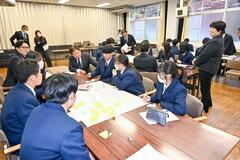 議場と同じく 熱い意見交換