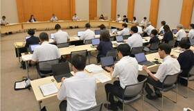 県教委、有識者に素案提示