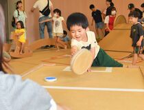 壬生おもちゃ博物館　雨でもにぎわう