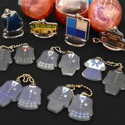 母校愛、ガチャで育んで　栃木の高校制服や校章がキーホルダーに　25日からご当地カプ…