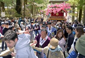 日光二荒山神社で「弥生祭」　東西11町…