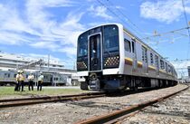 新車両「E131系」お披露目　宇都宮