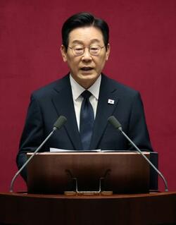 米、韓国の原潜建造を正式承認