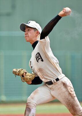初戦を完封勝利で飾った真岡の横島＝清原