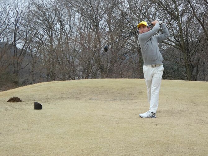 メンタルスポーツのゴルフ競技の中で、緊張した場面でも良いショットをイメージしてから打つようにしているそうです