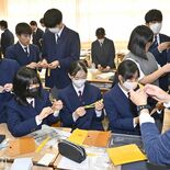 日光・東原中、立志の記念に鹿革使用の小物入れを製作　奥日光での学習をき…
