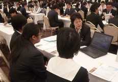 ＜２＞高い教育費　「返せない」進学断念